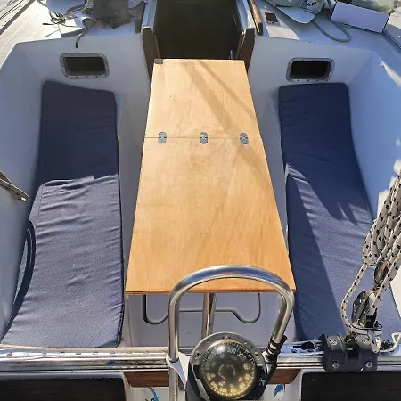 Ботель Barca A Vela Breeze Формия